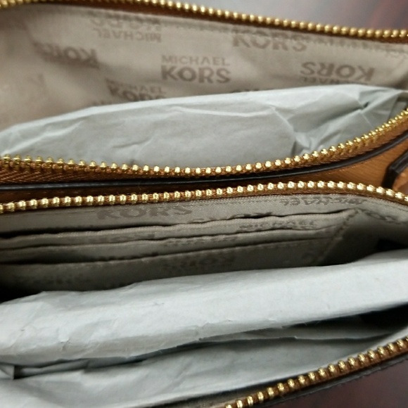 NWT Michael Kors Jet Set Travel Wrislet - Picture 6 of 8